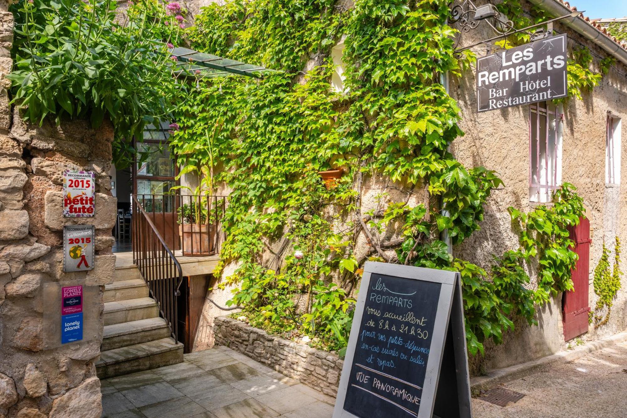 Hotel Restaurant Les Remparts 브나스크 외부 사진