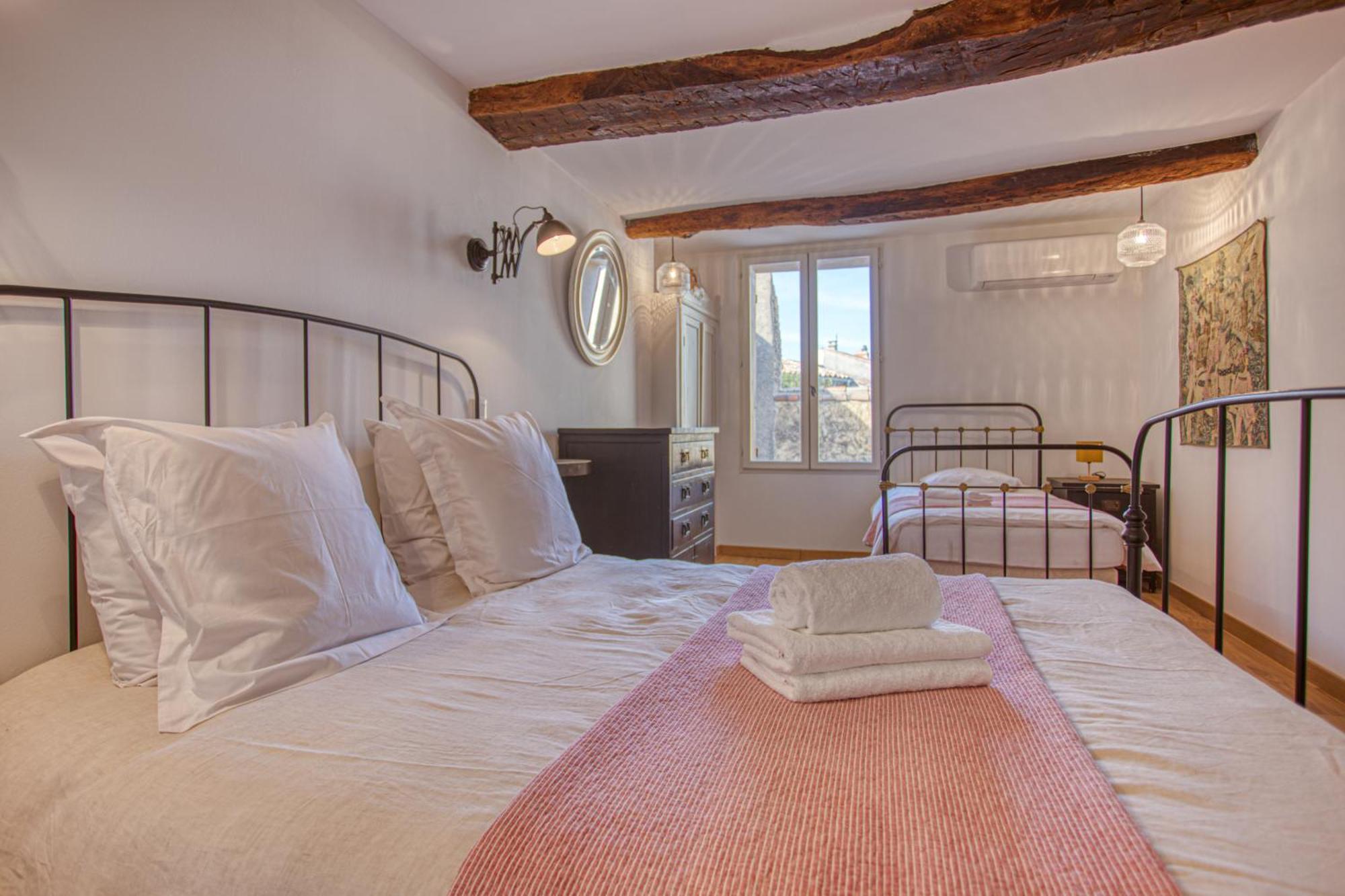 Hotel Restaurant Les Remparts 브나스크 외부 사진