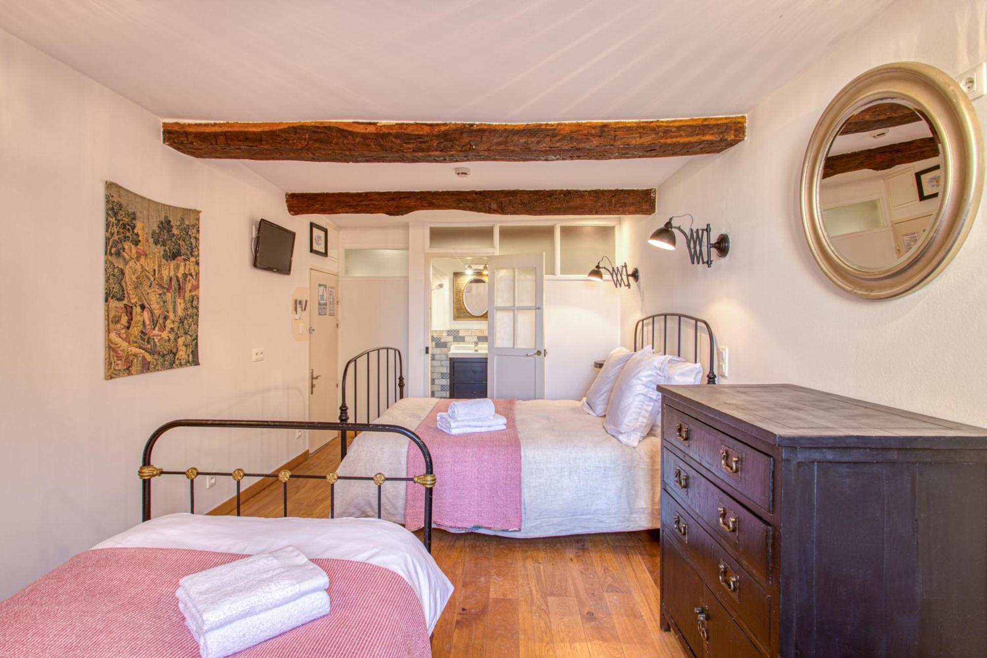 Hotel Restaurant Les Remparts 브나스크 외부 사진