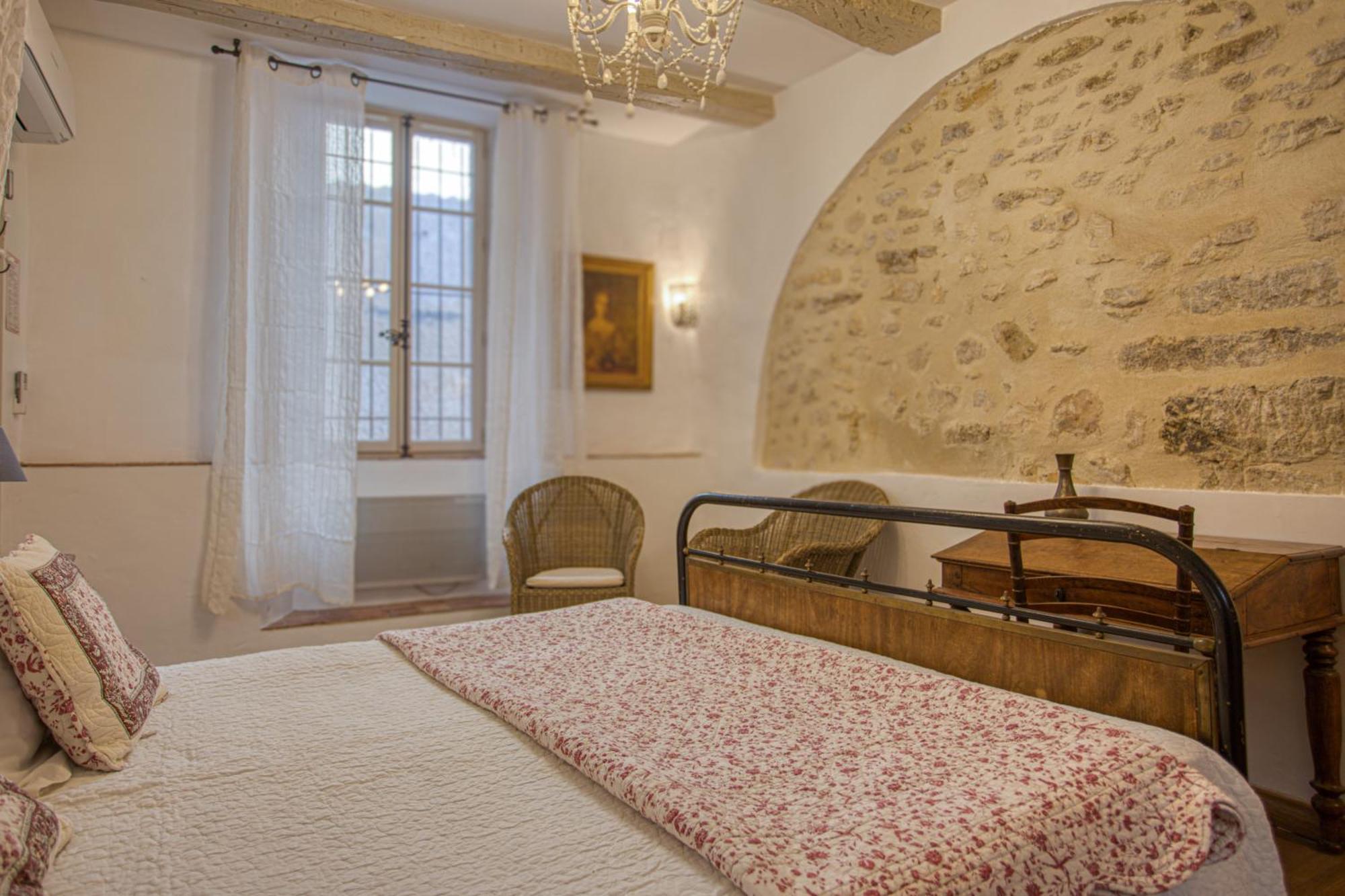 Hotel Restaurant Les Remparts 브나스크 외부 사진