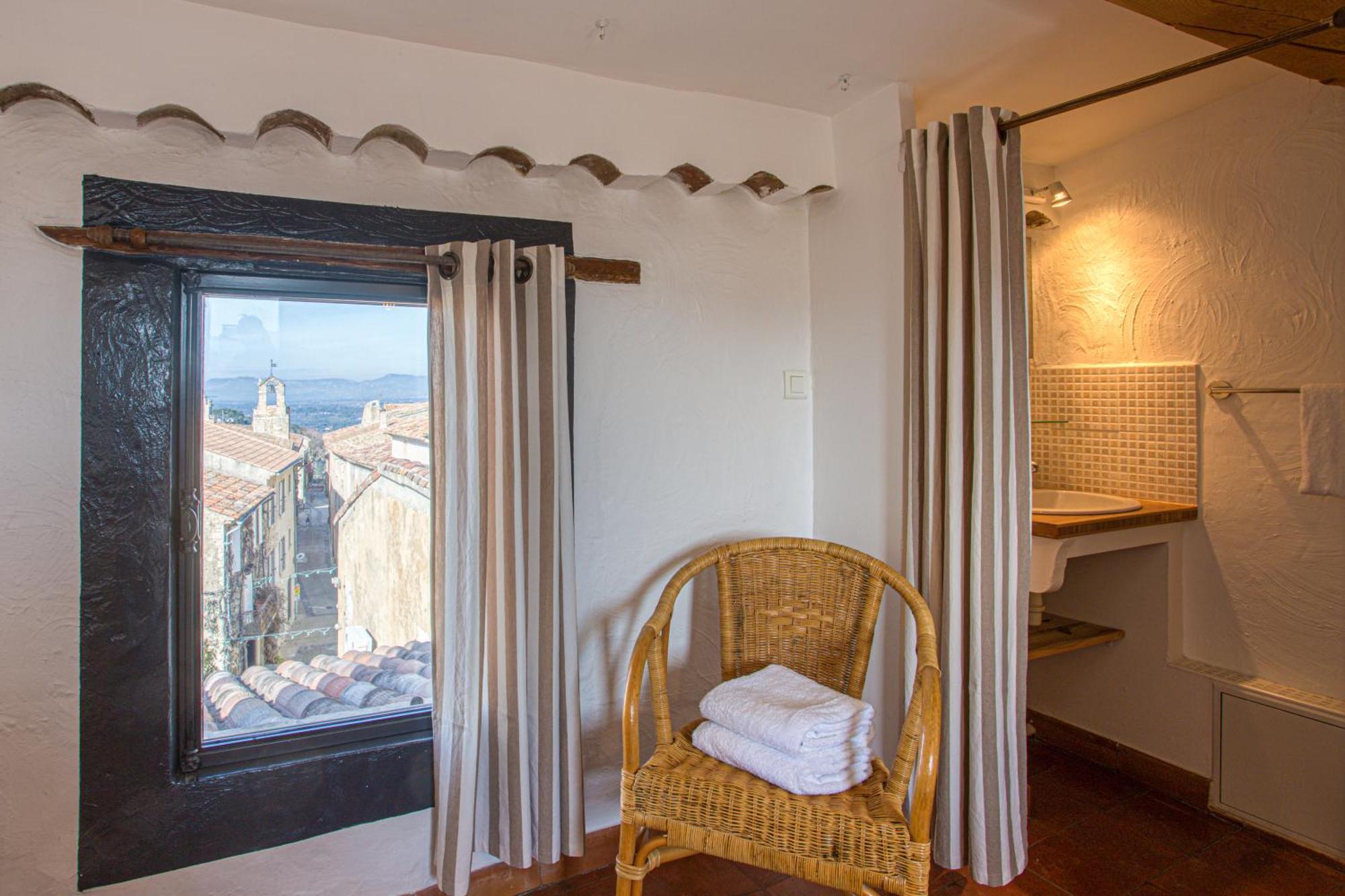 Hotel Restaurant Les Remparts 브나스크 외부 사진